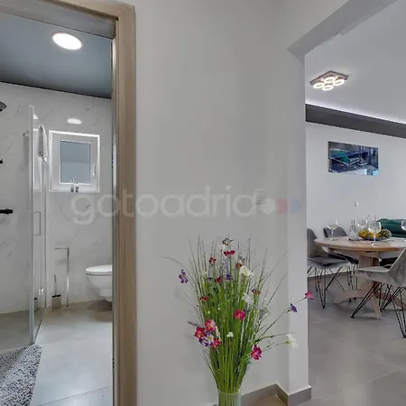 Luxury Seaview Luki - Free Parking 아파트 마카르스카